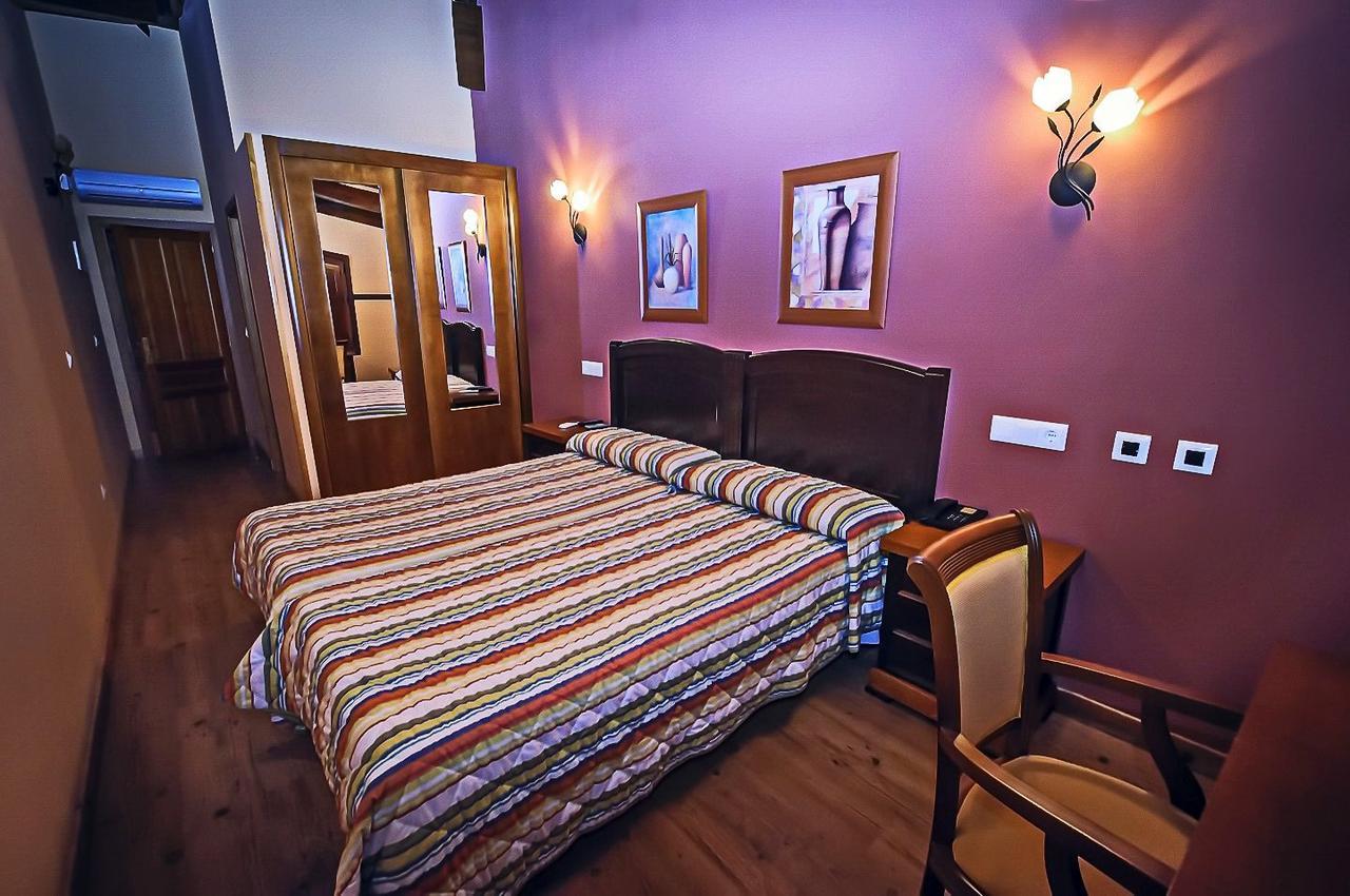 Hotel Rural El Verdenal Noceda del Bierzo Bagian luar foto